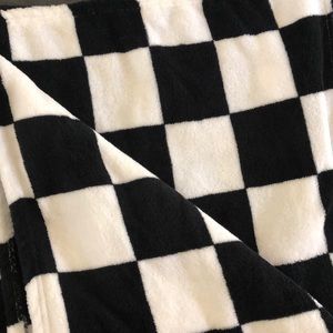 Soft checkerboard throw blanket